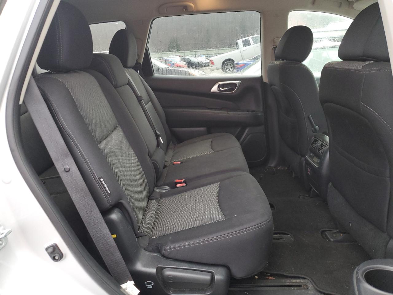 2018 Nissan Pathfinder - Image 10