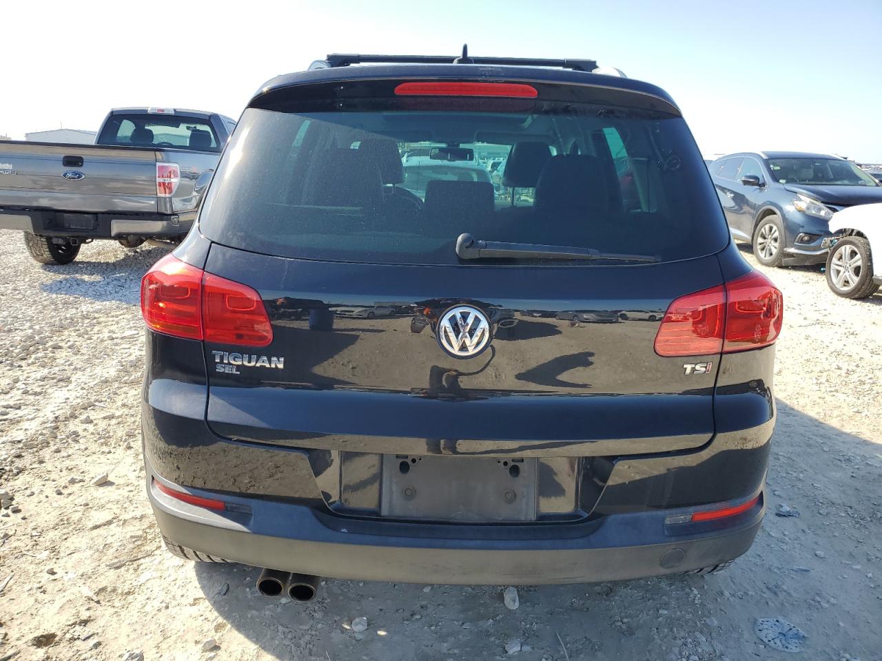 2017 Volkswagen Tiguan - Image 6
