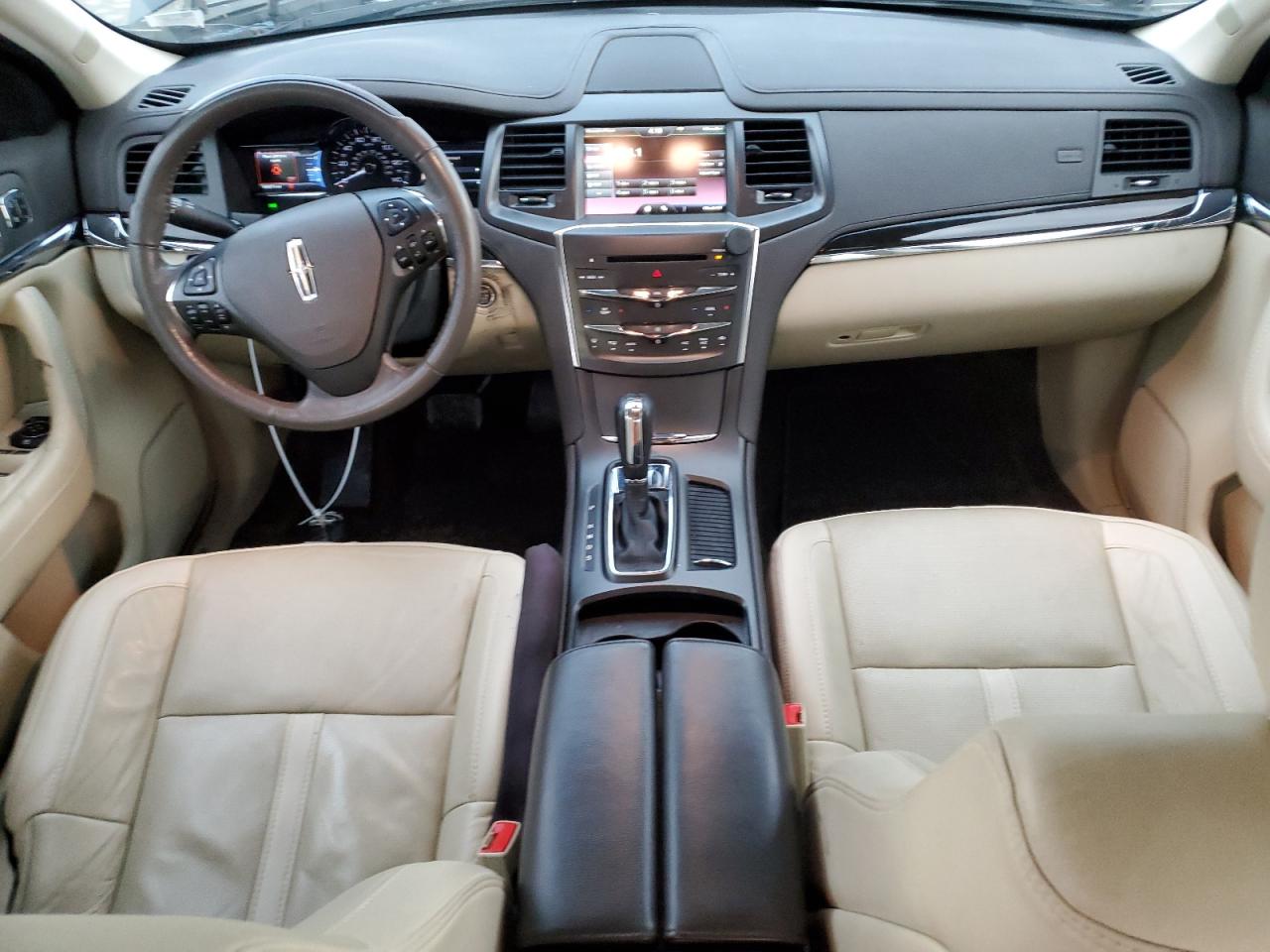 2015 Lincoln MKS - Image 8