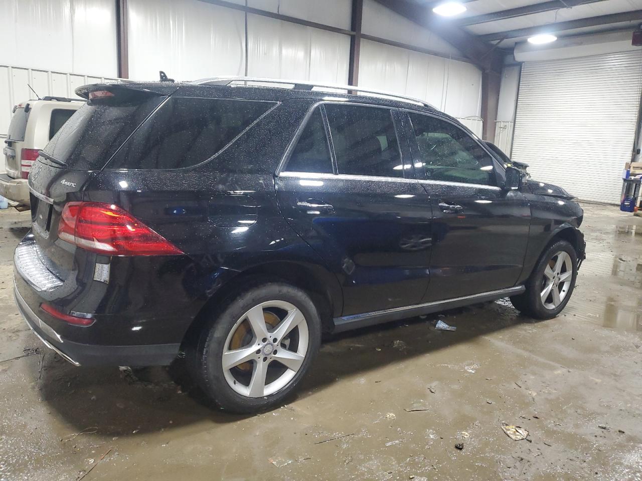 2017 Mercedes-Benz GLE - Image 3