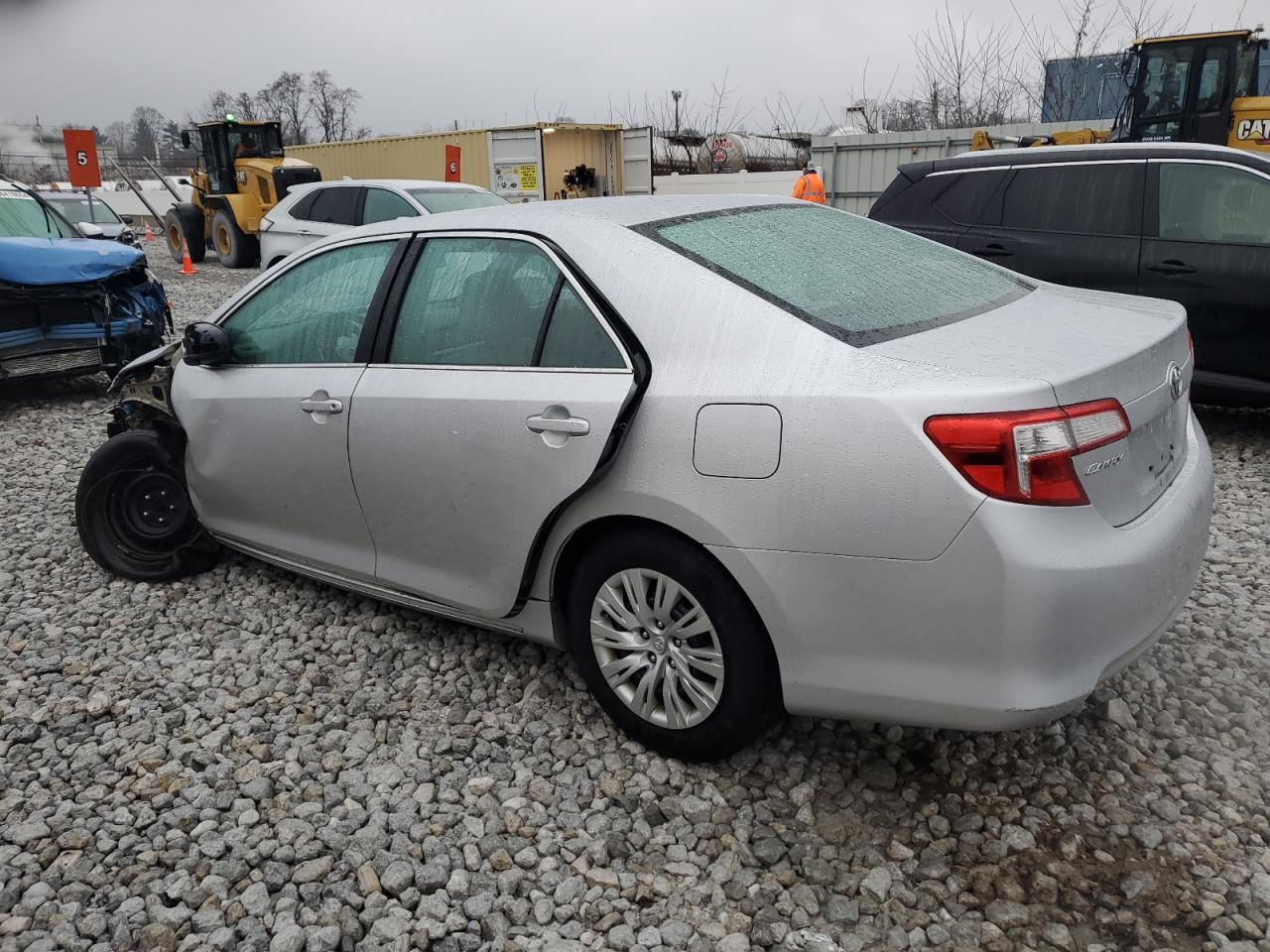 VIN 4T4BF1FK5DR312207 2013 TOYOTA CAMRY no.2