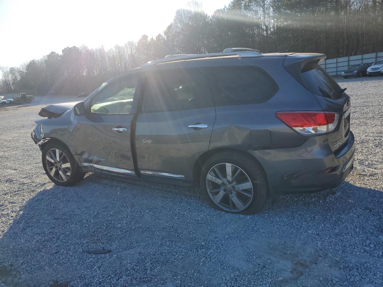 2015 Nissan Pathfinder - Image 2