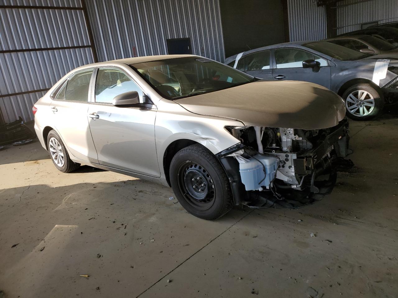 VIN 4T4BF1FK5GR572420 2016 TOYOTA CAMRY no.4