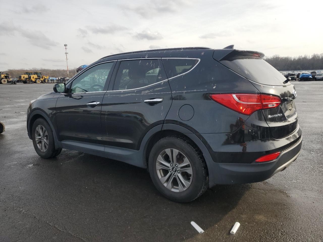 5XYZUDLB5GG330995 2016 HYUNDAI SANTA FE - Image 2