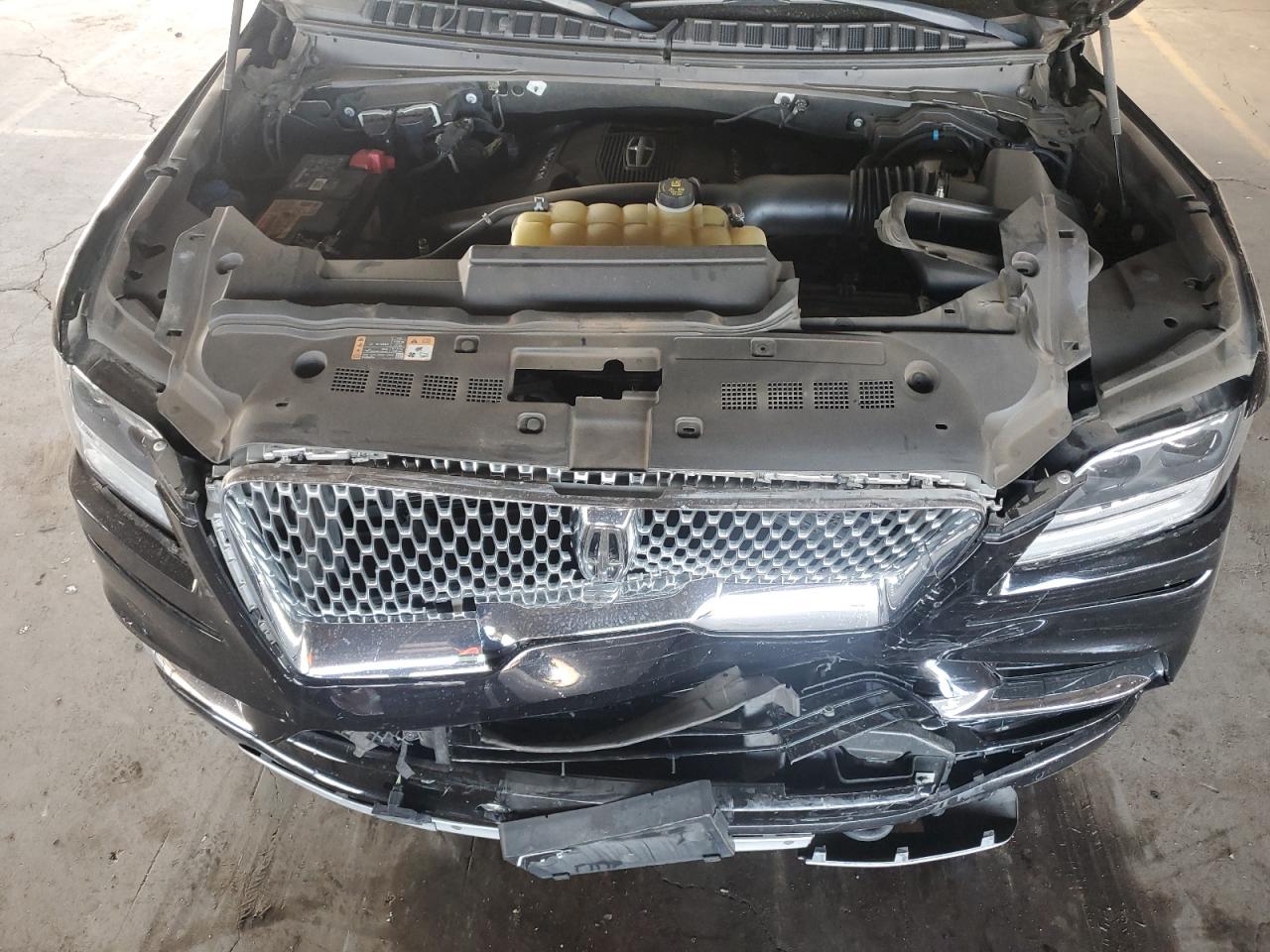 2019 Lincoln Navigator - Image 12