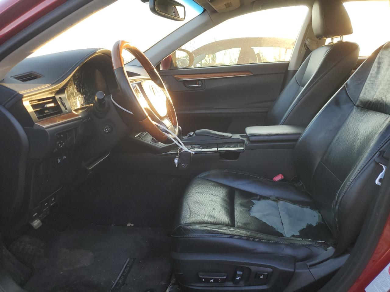 2013 Lexus ES - Image 7