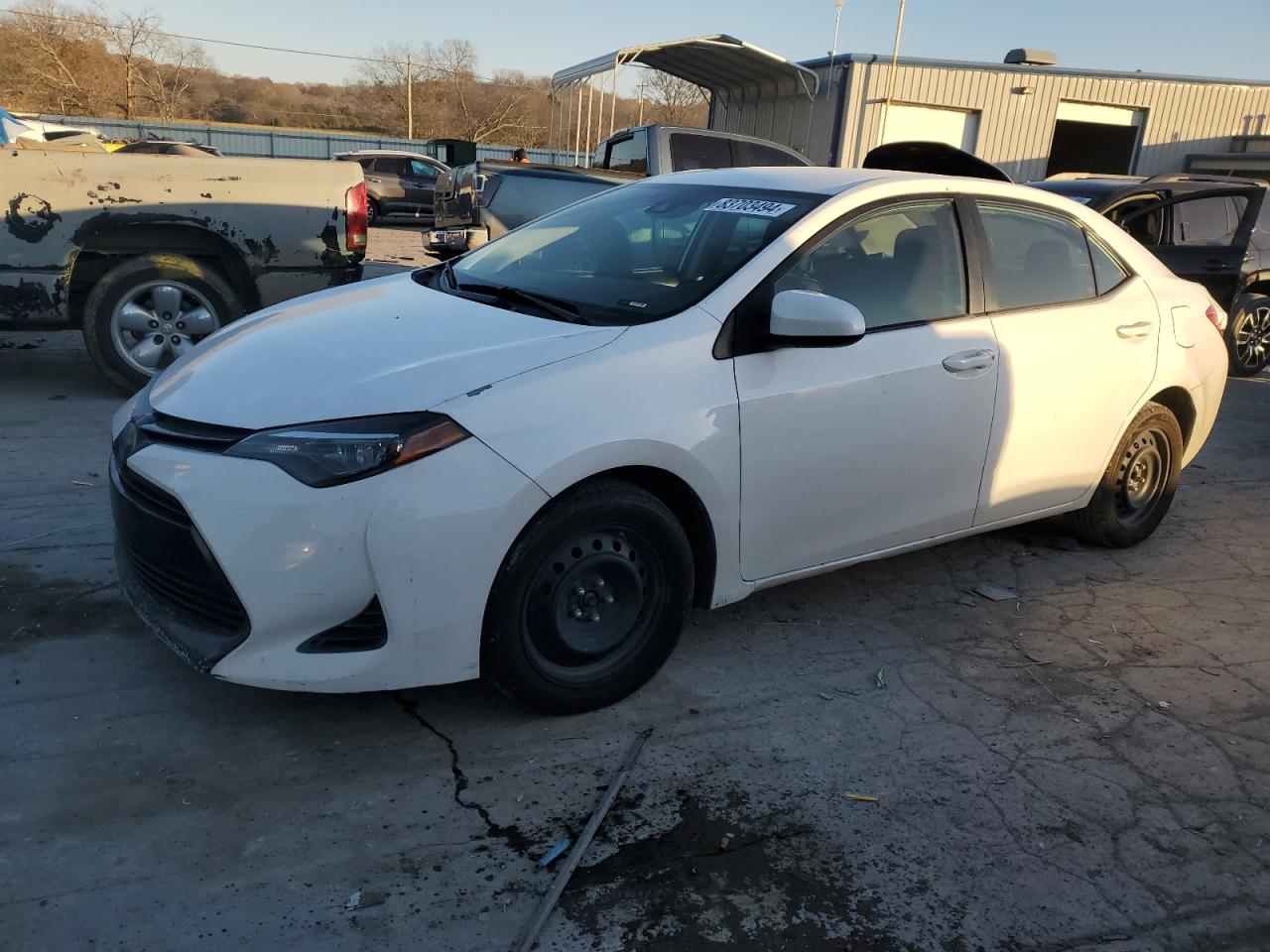 VIN 5YFBURHEXJP842160 2018 TOYOTA COROLLA no.1