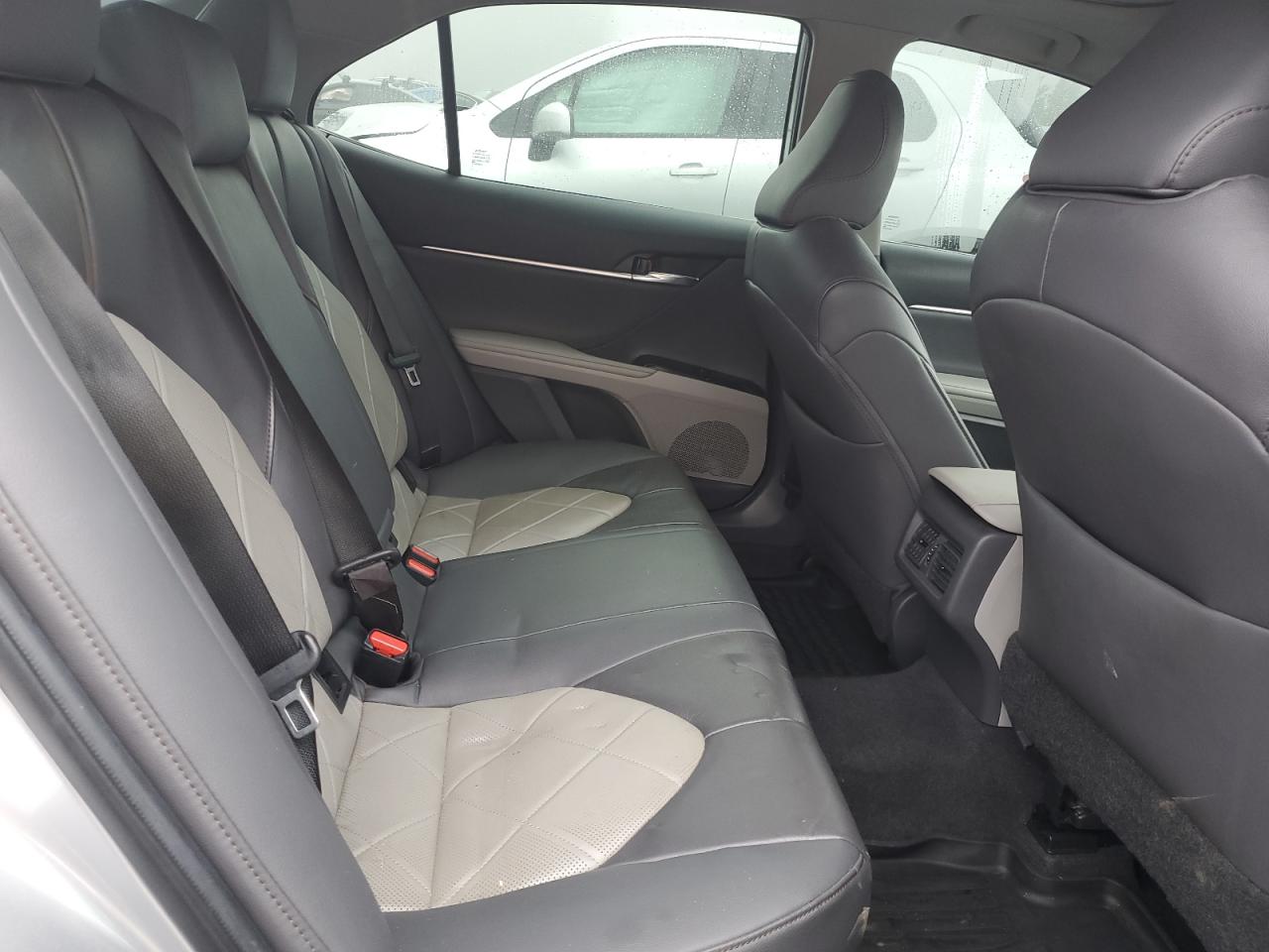2019 Toyota Camry - Image 10