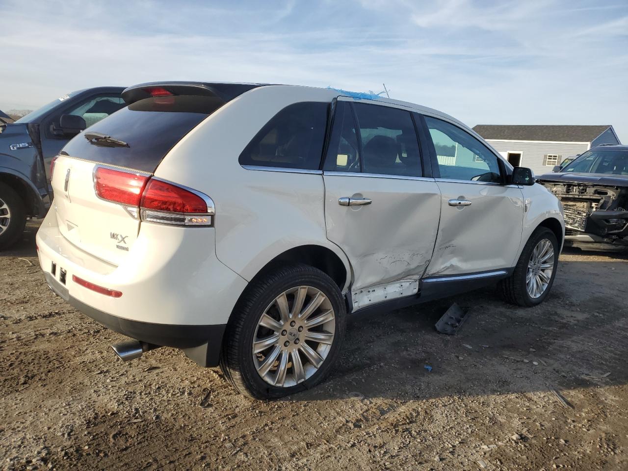 VIN 2LMDJ8JK3DBL45119 2013 LINCOLN MKX no.3