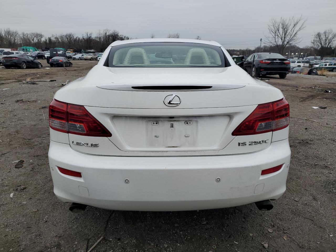 2010 Lexus IS - Image 6