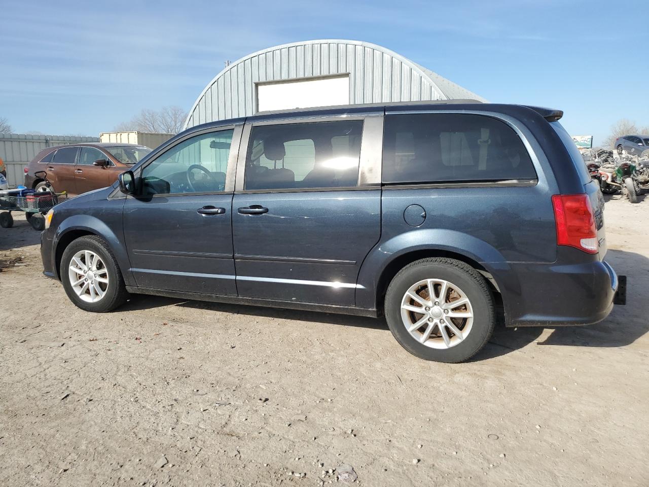 2013 Dodge Caravan - Image 2