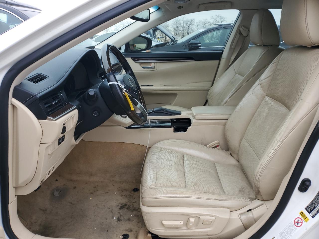 2014 Lexus ES - Image 7