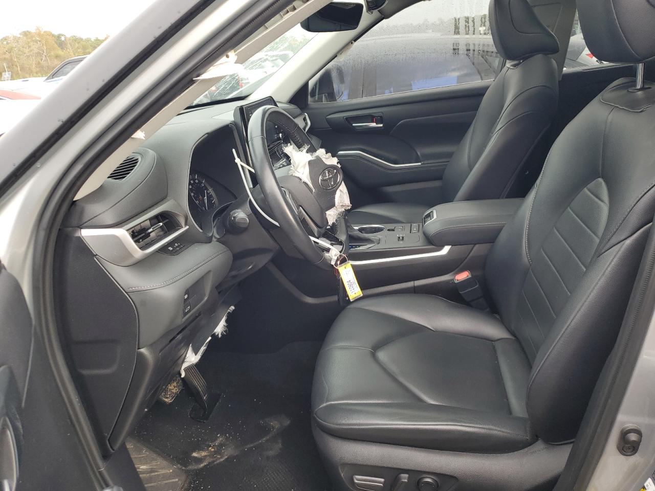 2021 Toyota Highlander - Image 7
