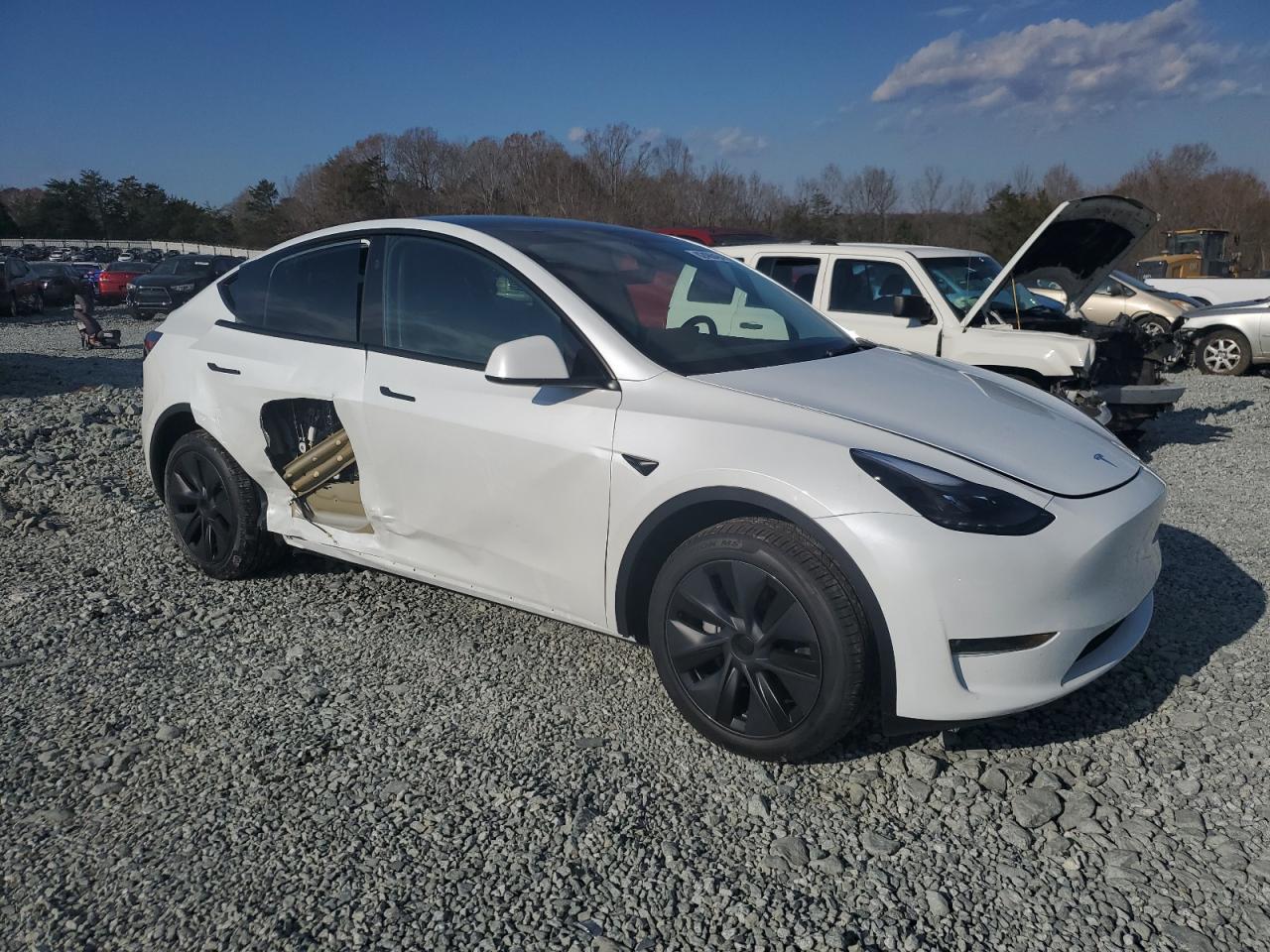 VIN 7SAYGDEE1RA332330 2024 TESLA MODEL Y no.4