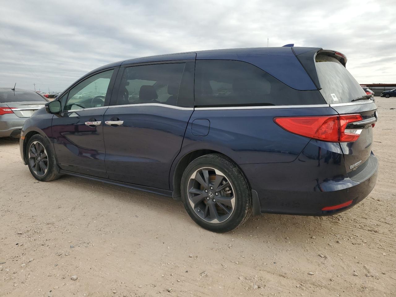 2022 Honda Odyssey - Image 2