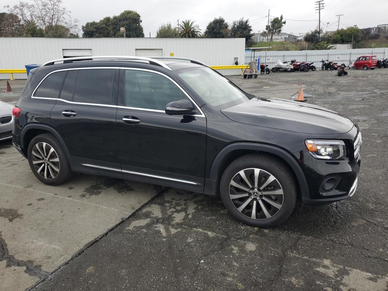 2021 Mercedes-Benz GLB - Image 4