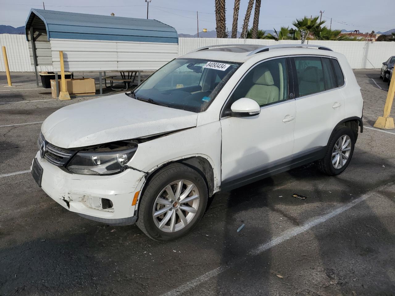 VIN WVGRV7AX3HW502762 2017 VOLKSWAGEN TIGUAN no.1