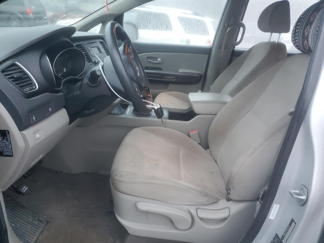 2015 Kia Sedona - Image 7