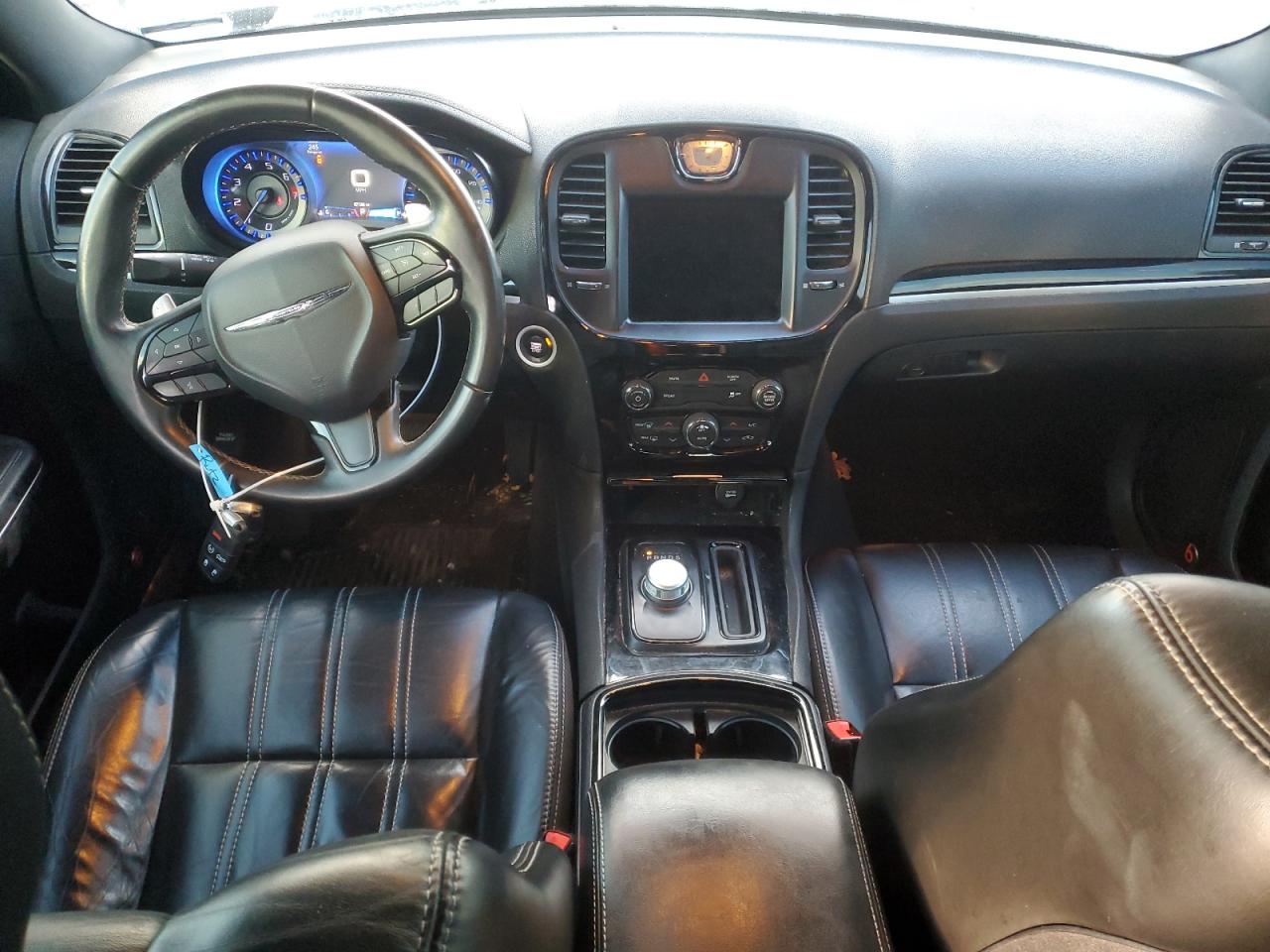 2017 Chrysler 300 - Image 8