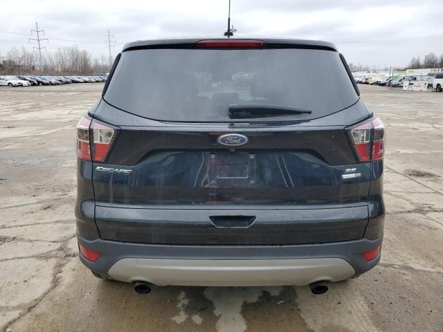  FORD ESCAPE 2017 Czarny