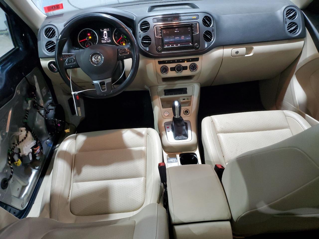 2017 Volkswagen Tiguan - Image 8