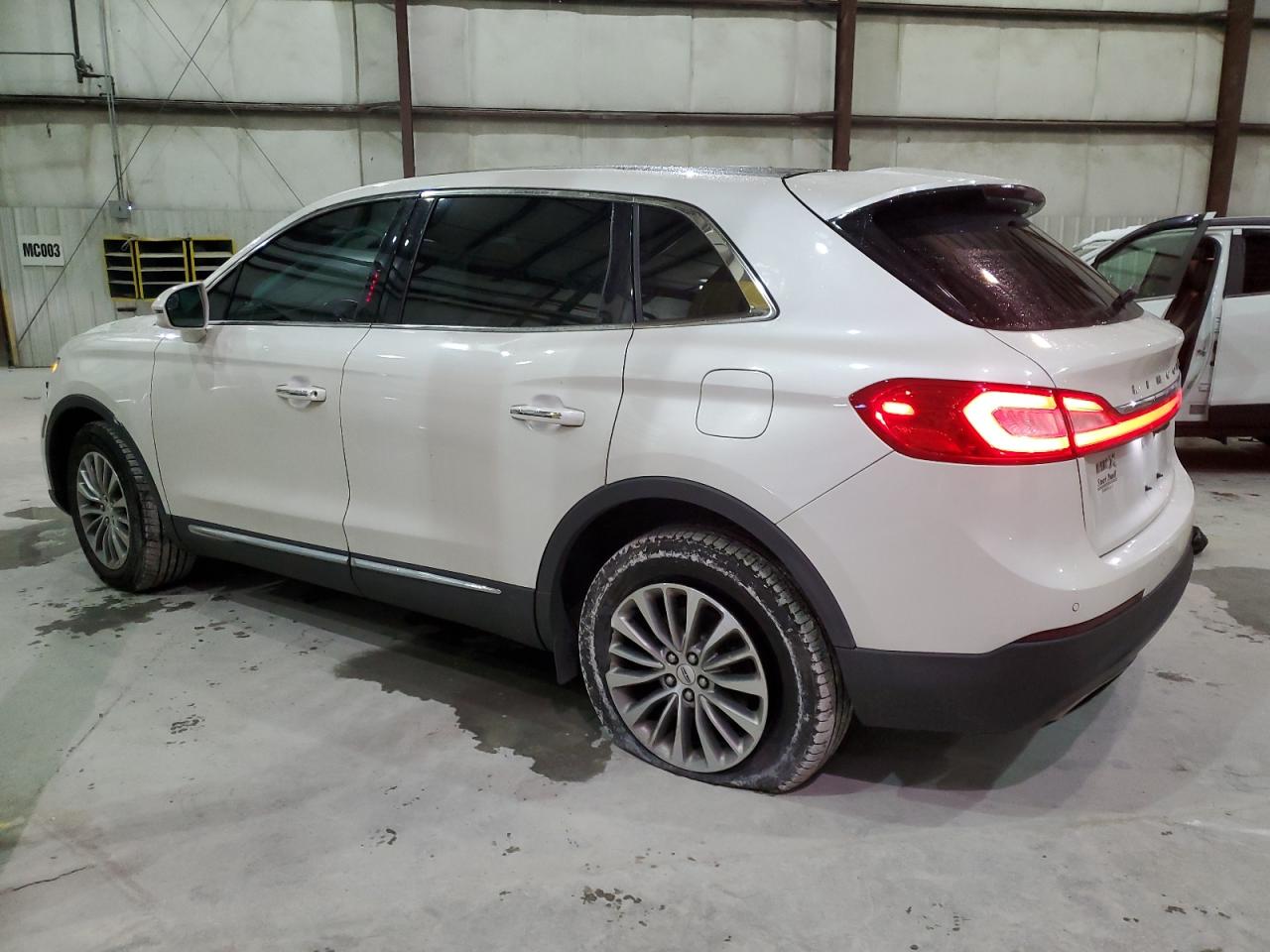 VIN 2LMTJ8KR8GBL74708 2016 LINCOLN MKX no.2