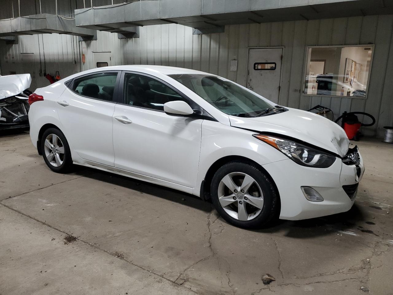 VIN 5NPDH4AE3DH404981 2013 HYUNDAI ELANTRA no.4