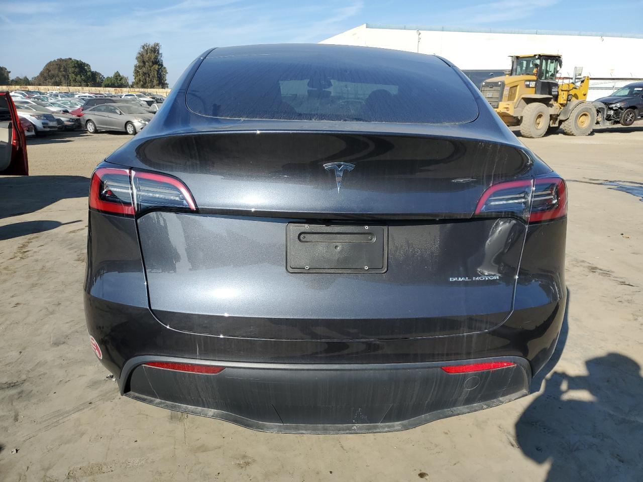 2024 Tesla Model Y VIN: 7SAYGDEEXRF995933 Lot: 84228564