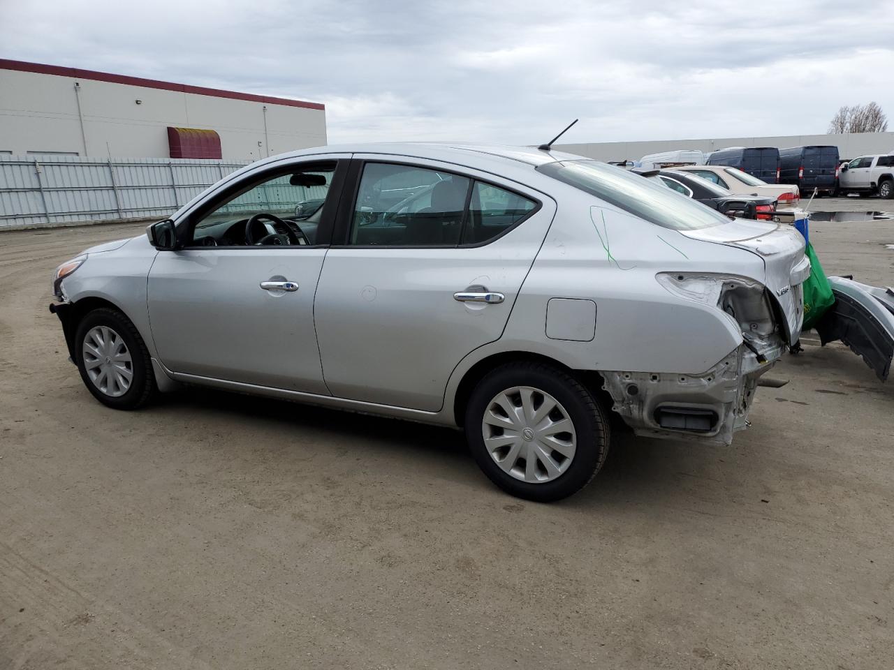 VIN 3N1CN7AP0KL811339 2019 NISSAN VERSA no.2