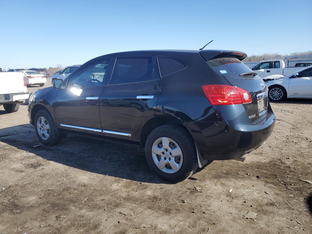 2013 Nissan Rogue - Image 2