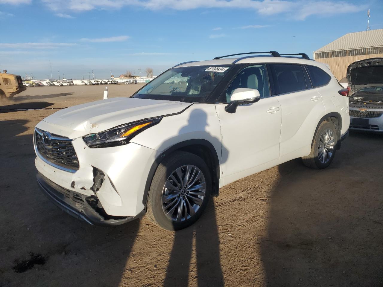 2022 Toyota Highlander - Image 1