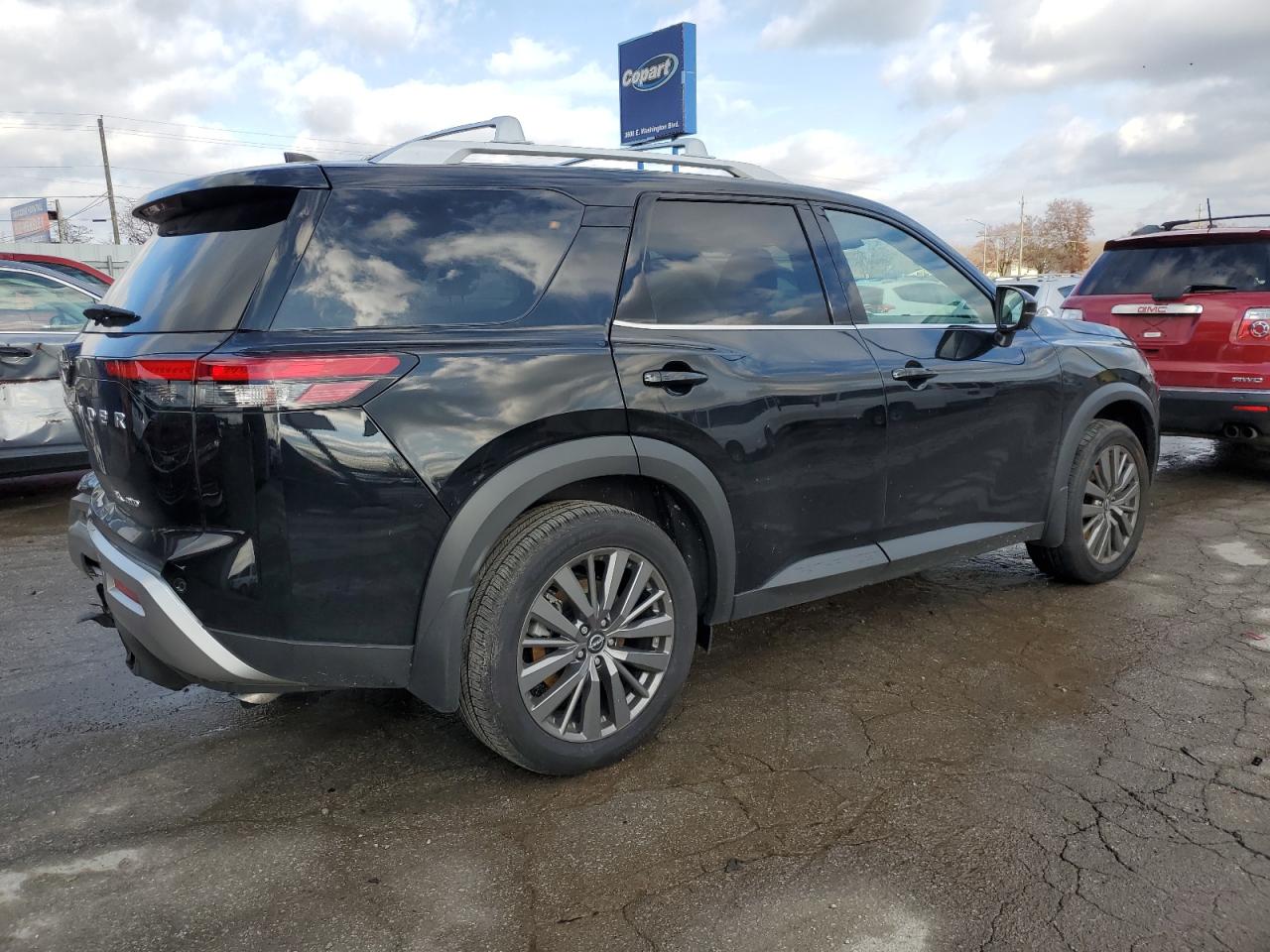 2024 Nissan Pathfinder - Image 3