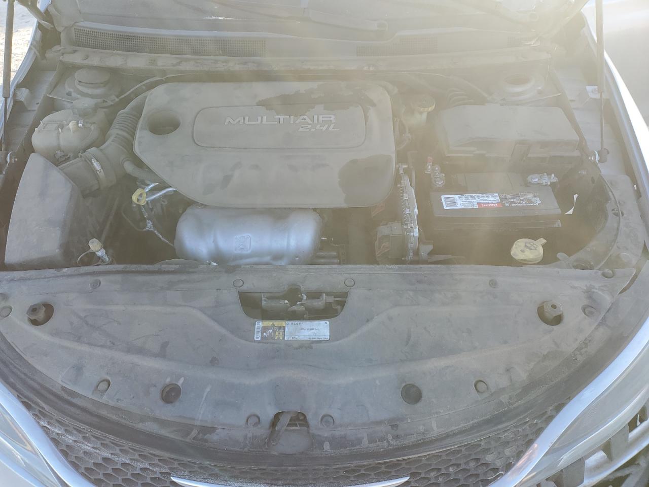 2015 Chrysler 200 - Image 11