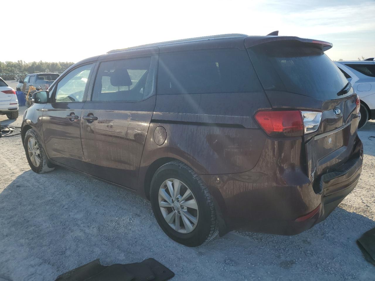 2016 Kia Sedona - Image 2