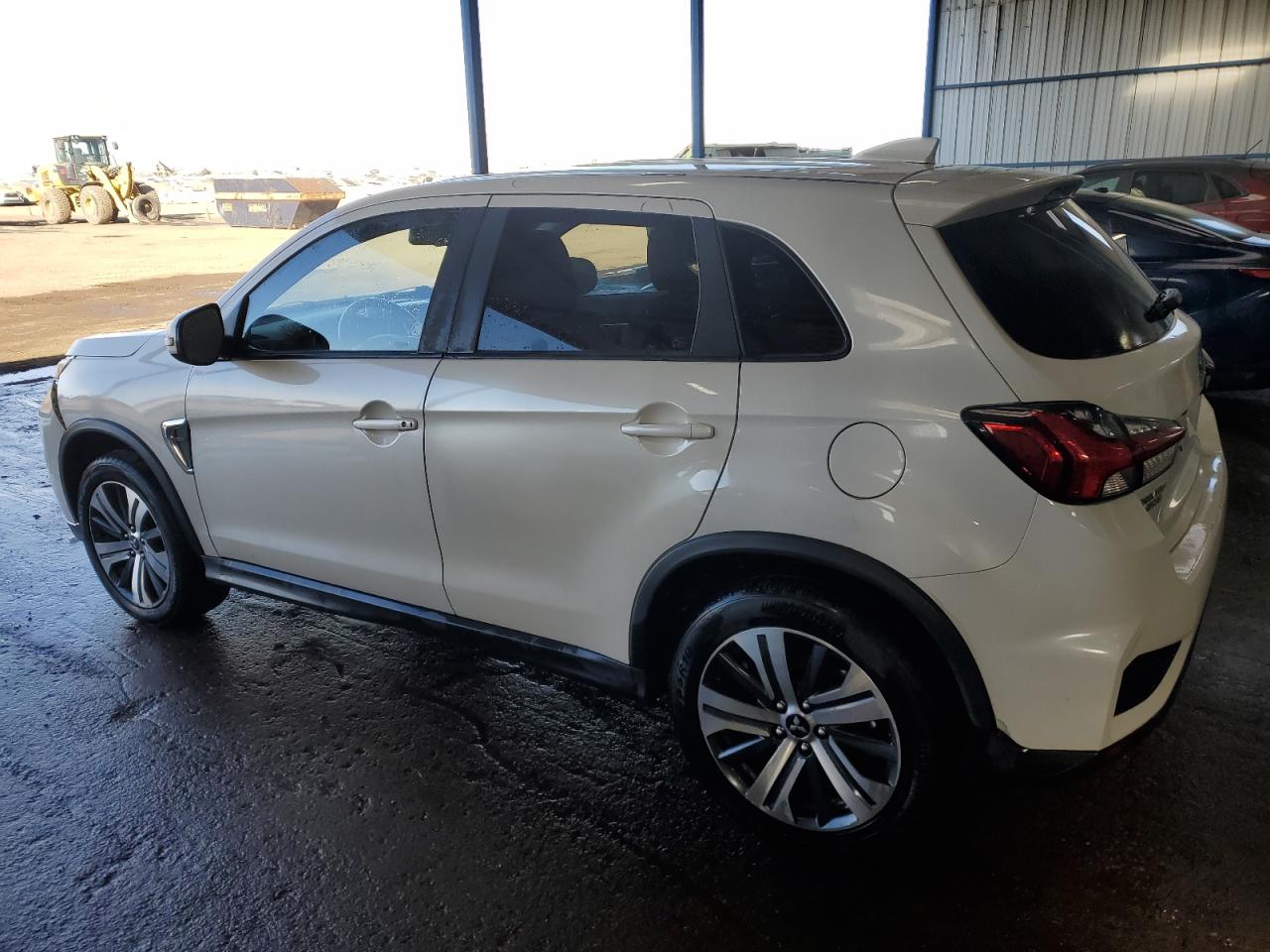 2021 Mitsubishi Outlander - Image 2