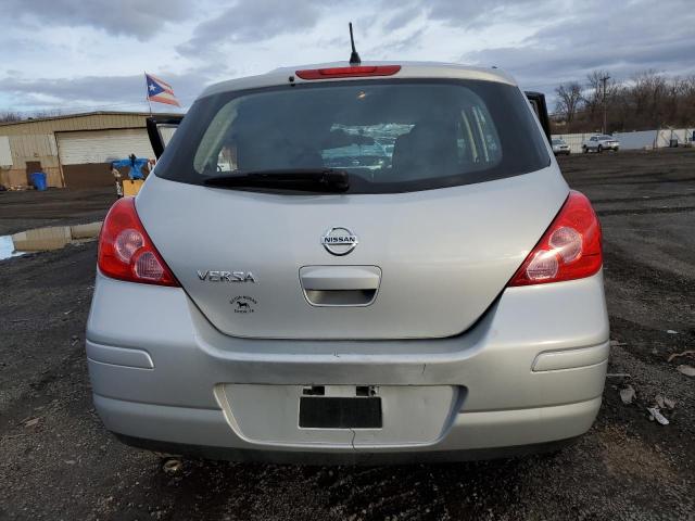  NISSAN VERSA 2012 Srebrny