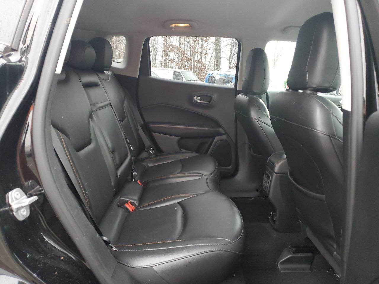 2019 Jeep Compass - Image 11