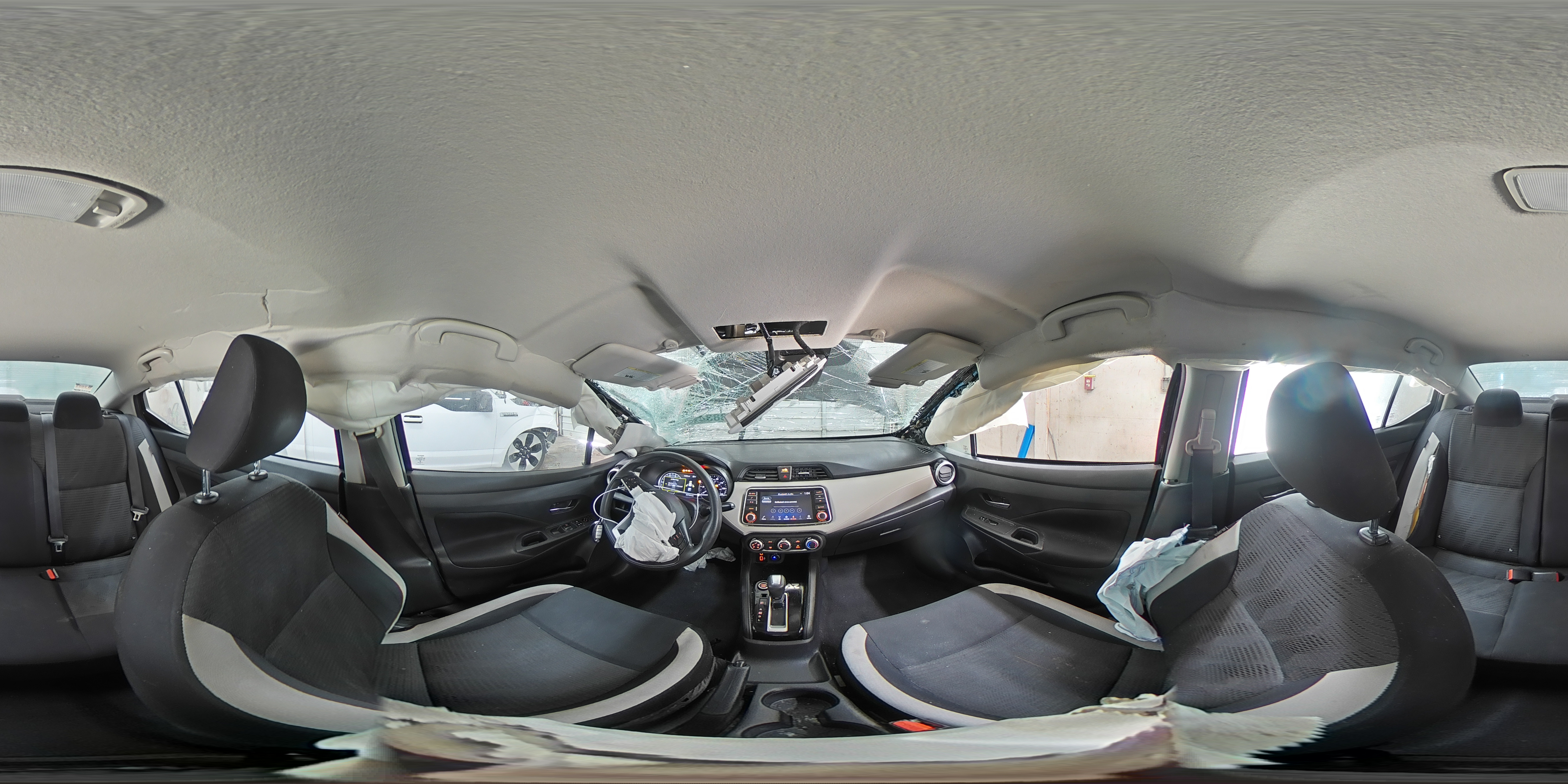 2021 Nissan Versa - Image 15