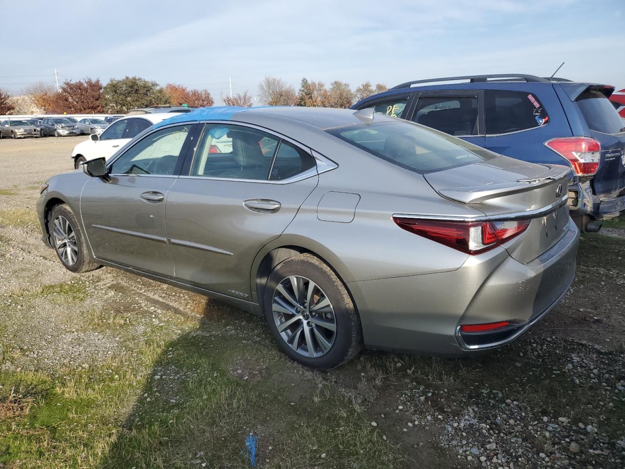 VIN JTHB21B13K2024457 2019 LEXUS ES300 no.2