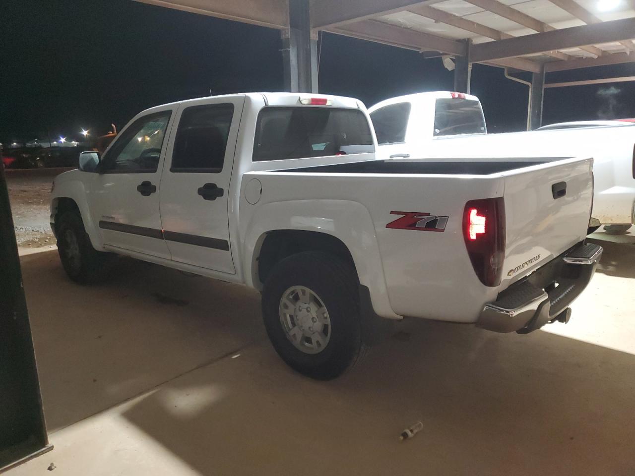 2004 Chevrolet Colorado - Image 2