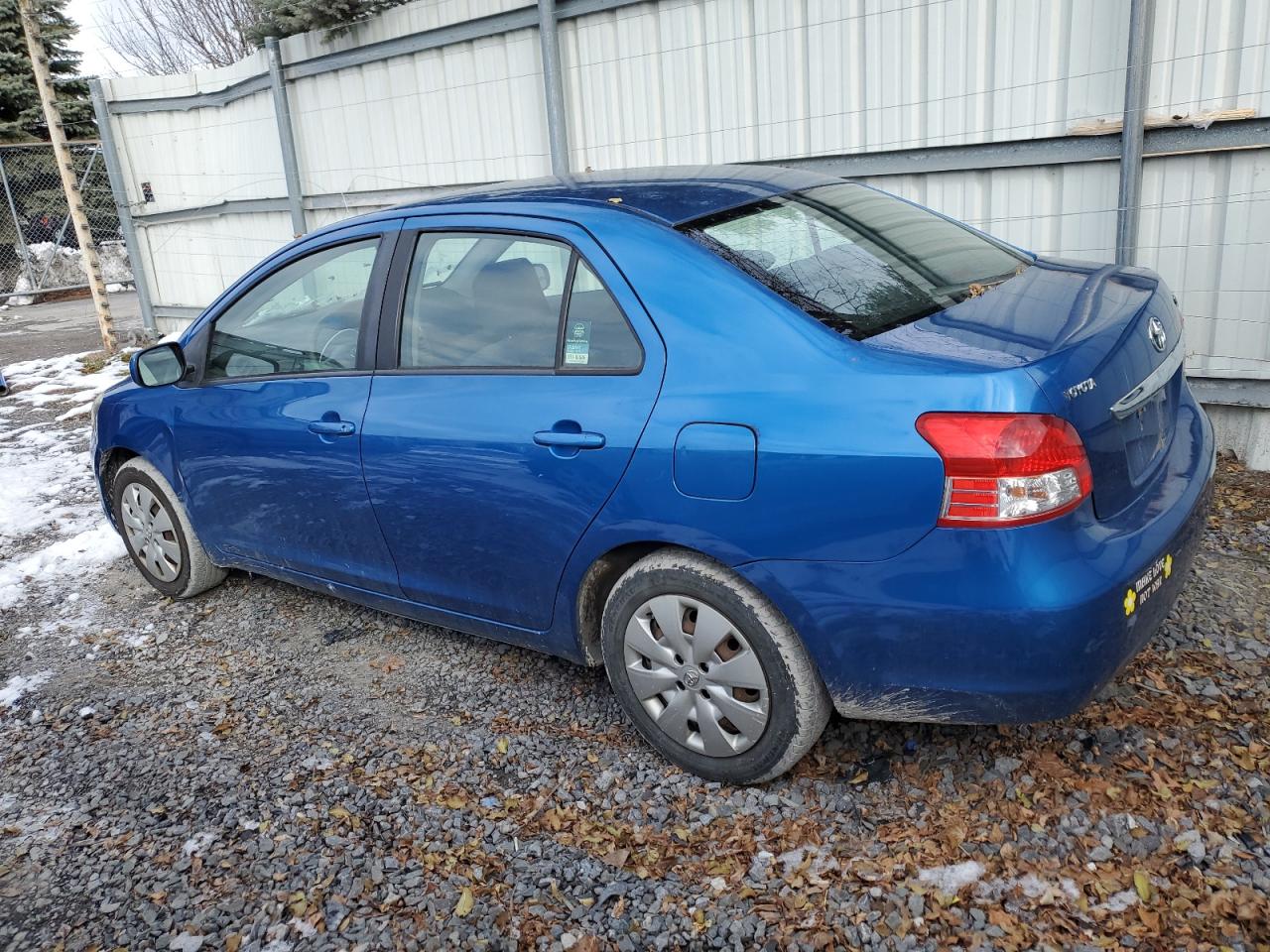 2010 Toyota Yaris - Image 2