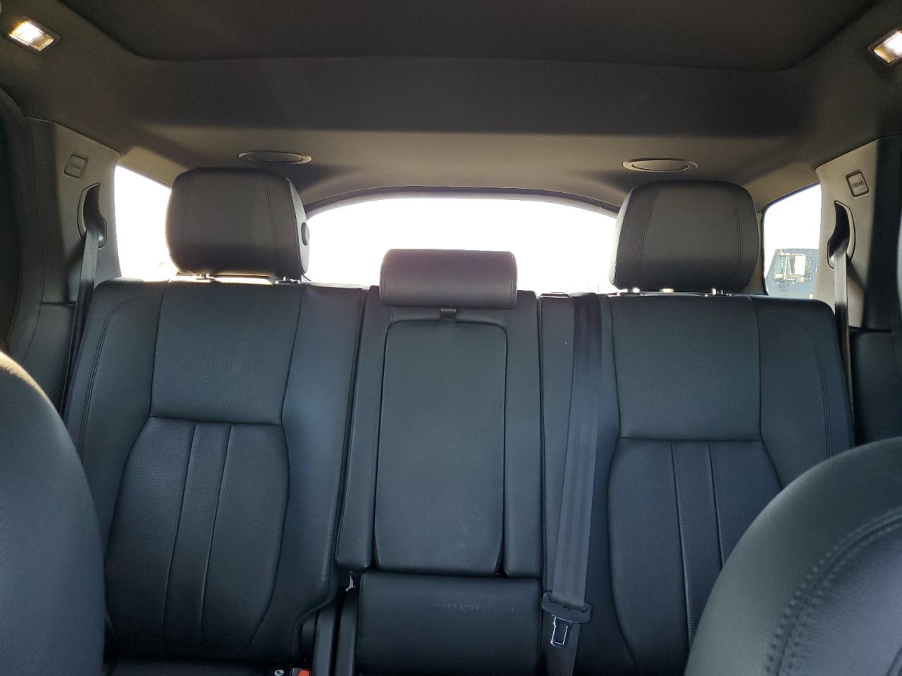 2019 Land Rover Discovery - Image 10