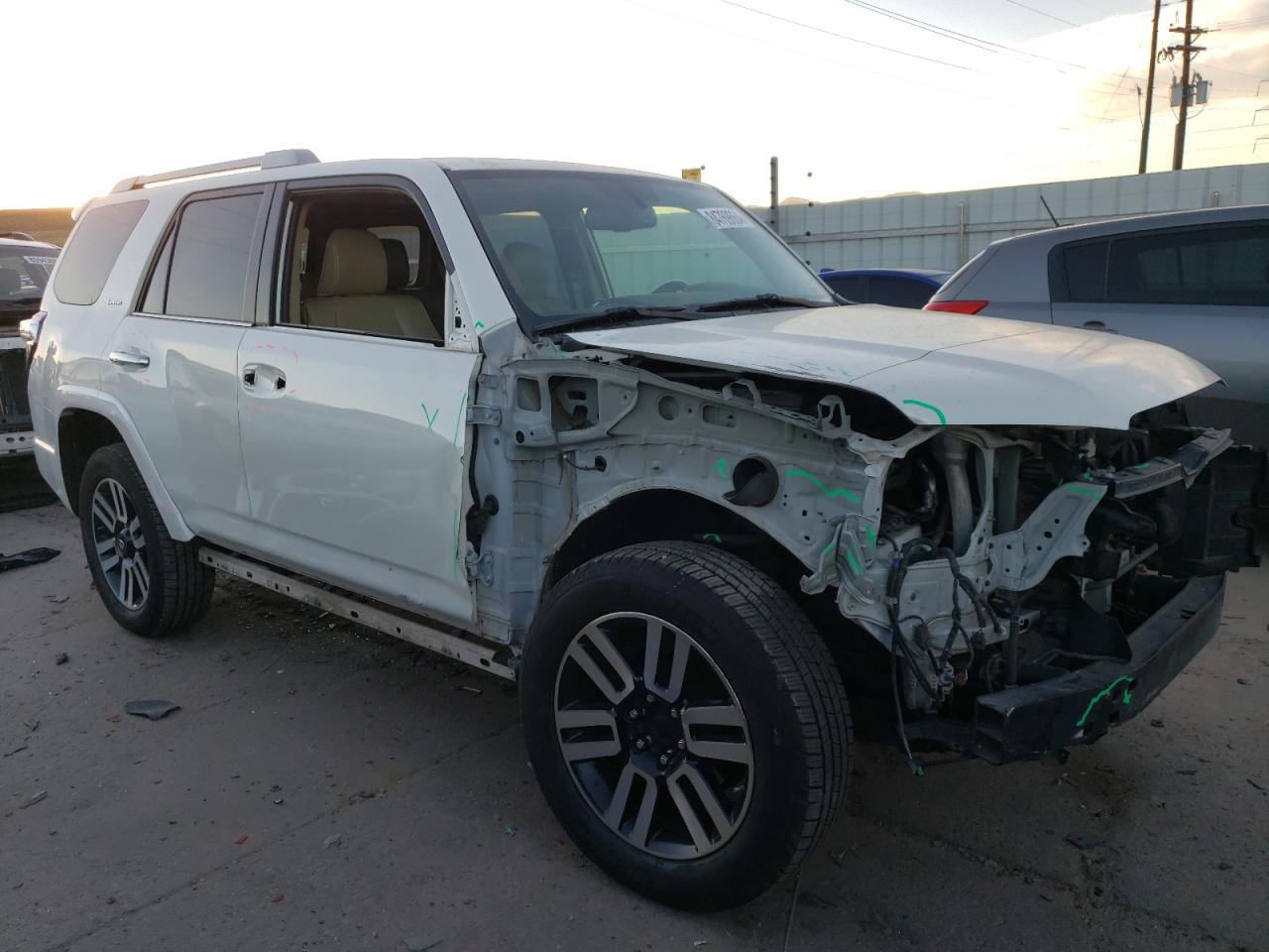 VIN JTEBU5JRXJ5515594 2018 TOYOTA 4RUNNER no.4