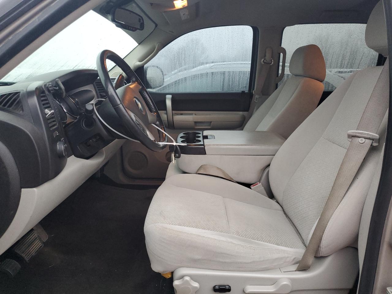2007 Chevrolet Silverado - Image 7