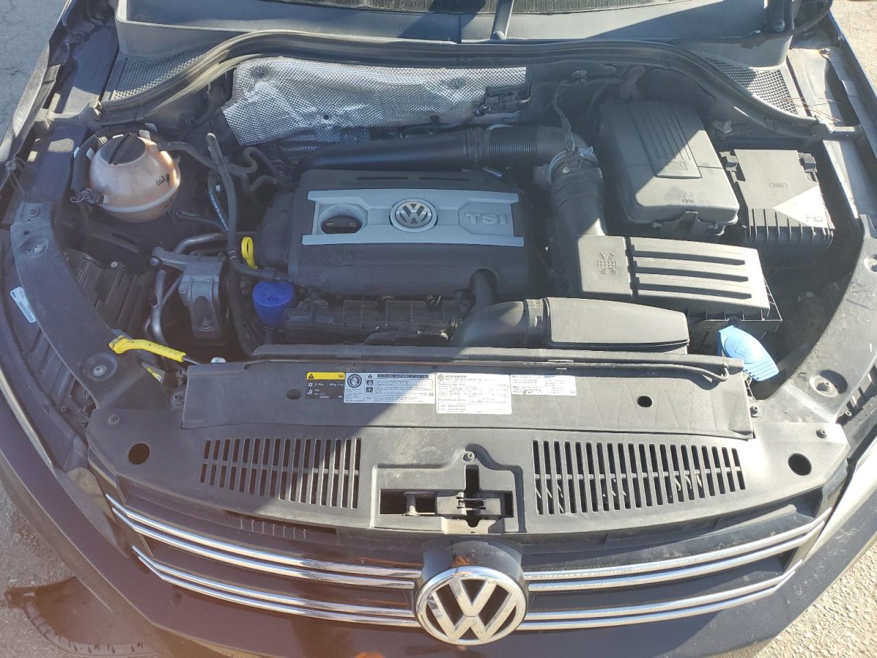 2017 Volkswagen Tiguan - Image 13