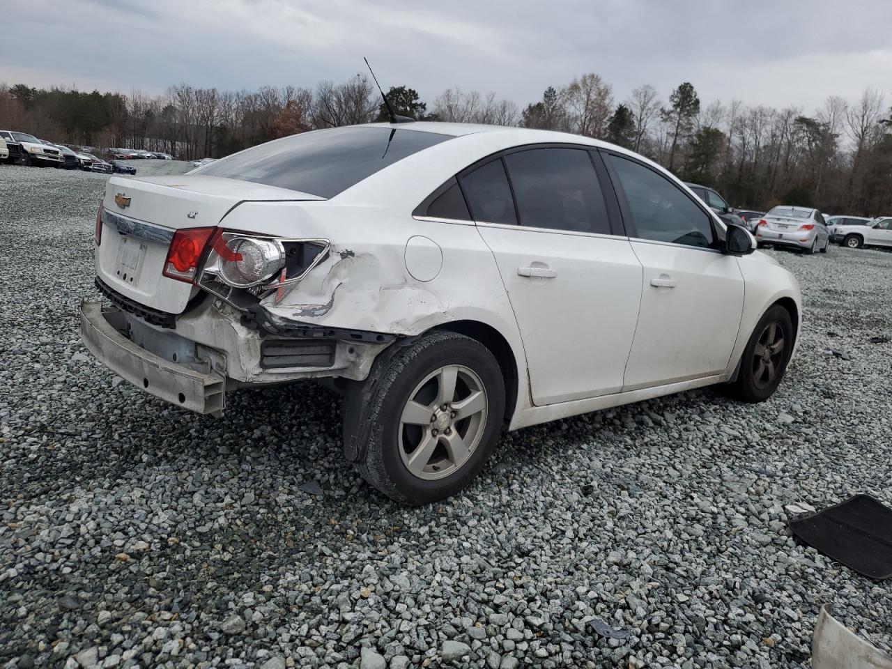 VIN 1G1PC5SB7E7228473 2014 CHEVROLET CRUZE no.3