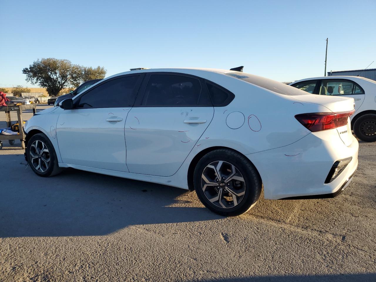 VIN 3KPF24AD9KE071625 2019 KIA FORTE no.2