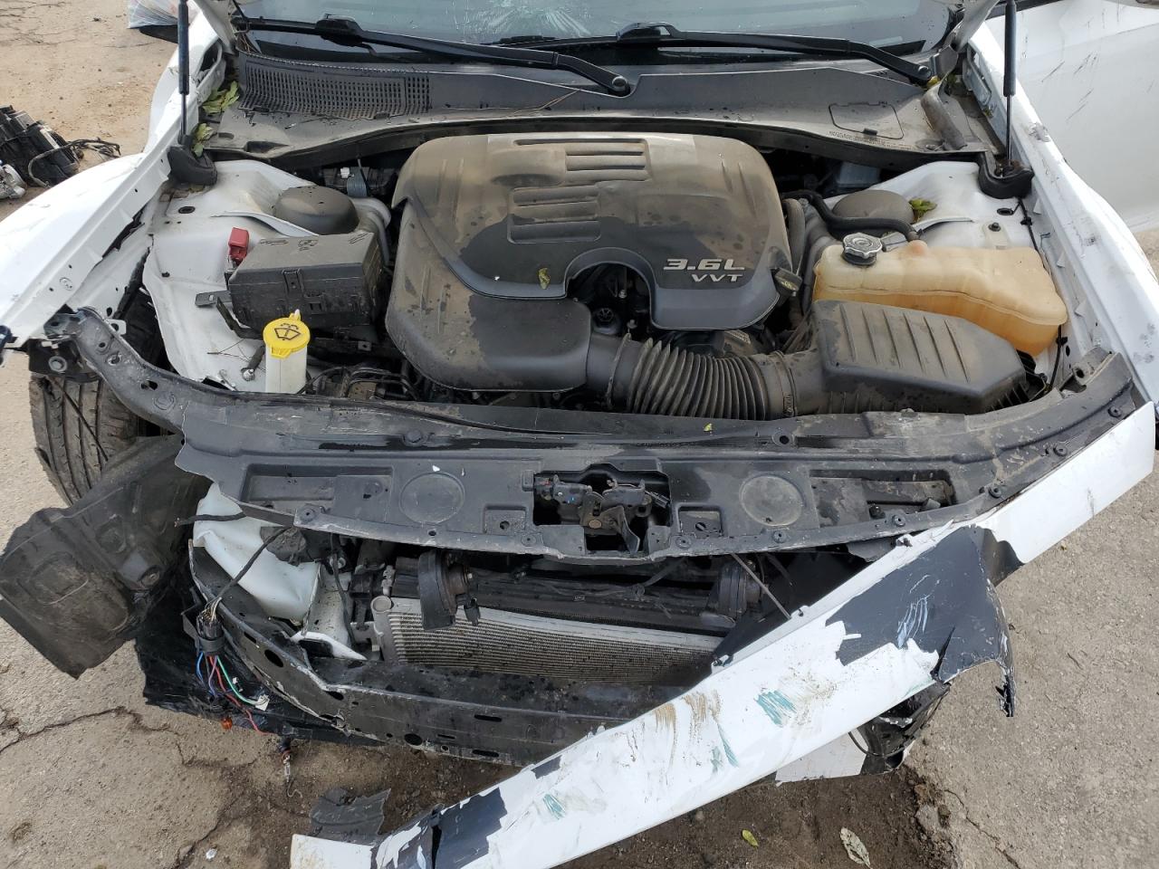 2021 Chrysler 300 - Image 12