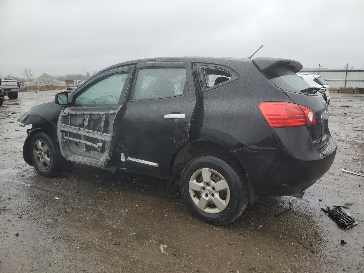 2013 Nissan Rogue - Image 2