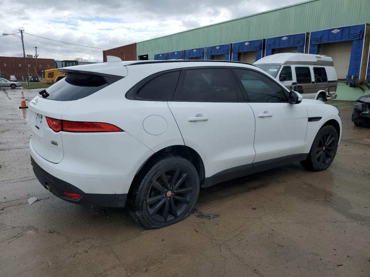 VIN SADCK2FX7JA270396 2018 JAGUAR F-PACE no.3